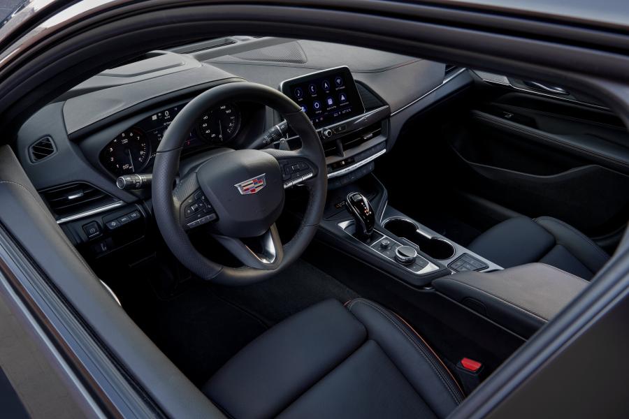Интерьер Cadillac CT4-V 2019 года  (фото 9 из 32)